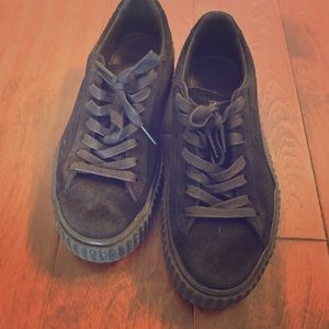 Puma x Rihanna suede fenty creepers in black